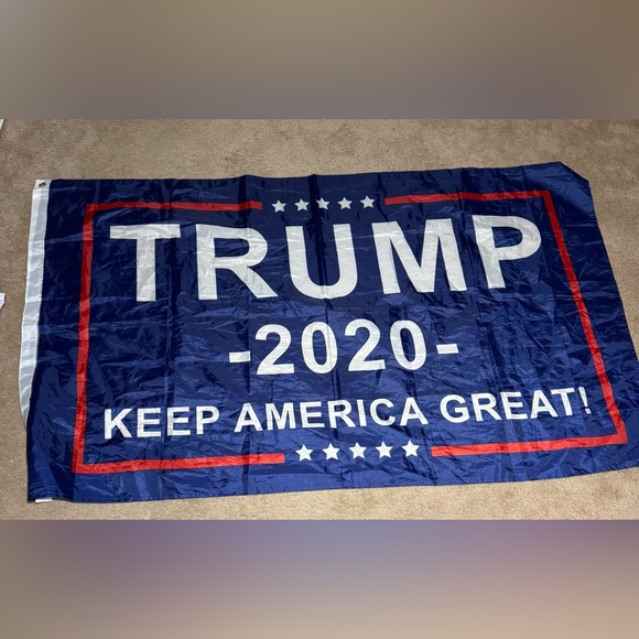 Trump 2020 Flags - Picture 1 of 2